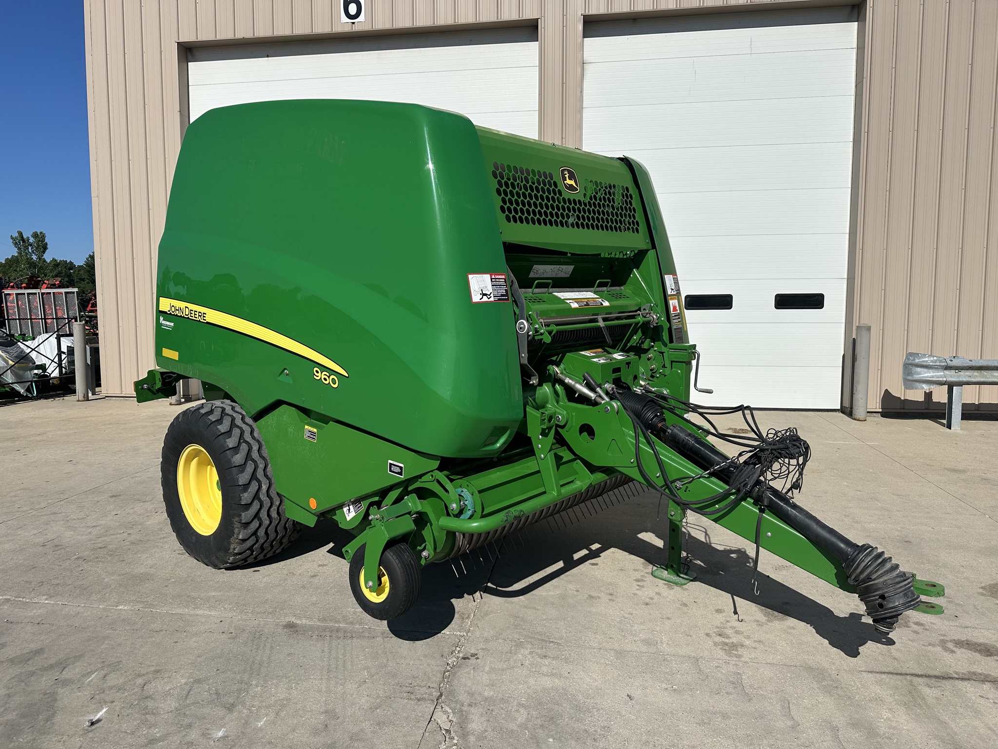 2016 John Deere 960 Image 1