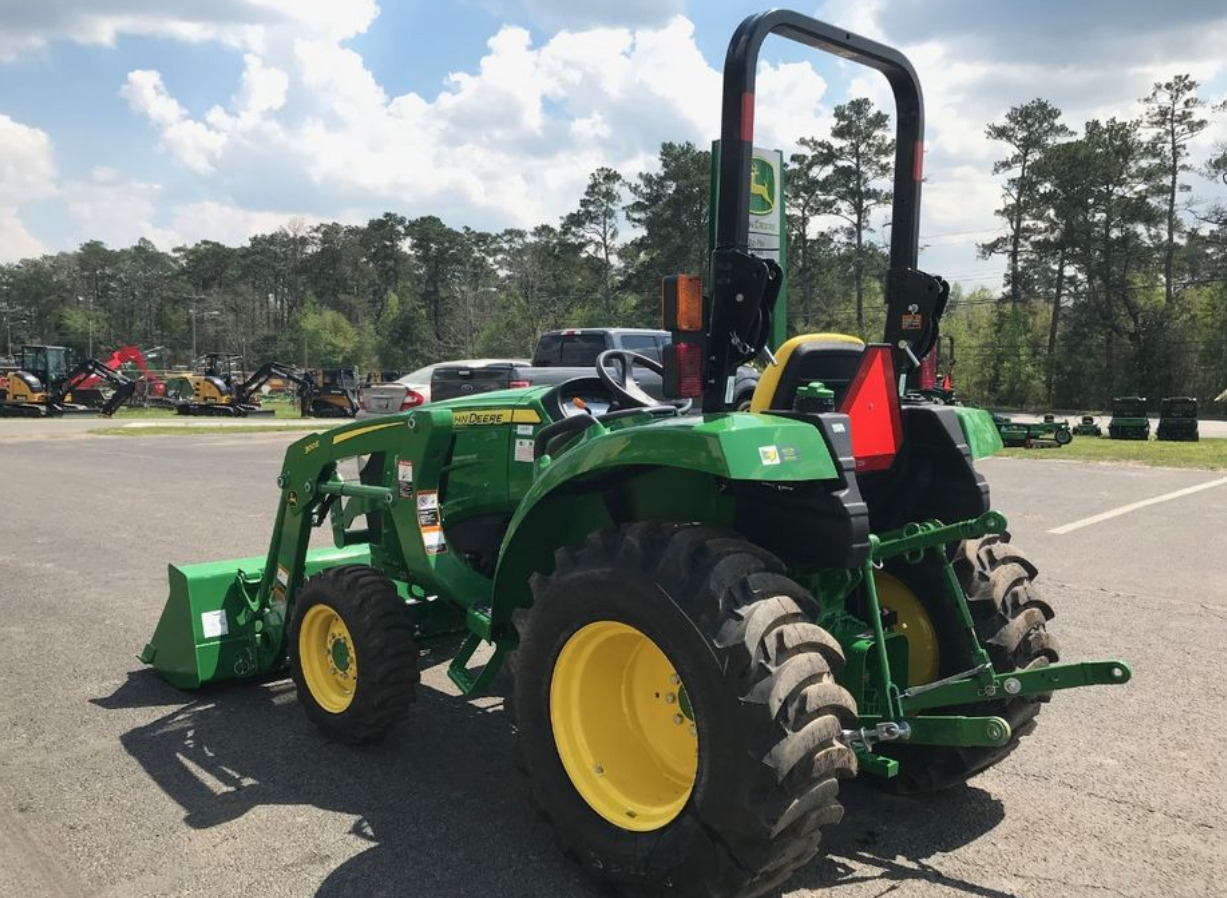 2023 John Deere 3035D Image 2