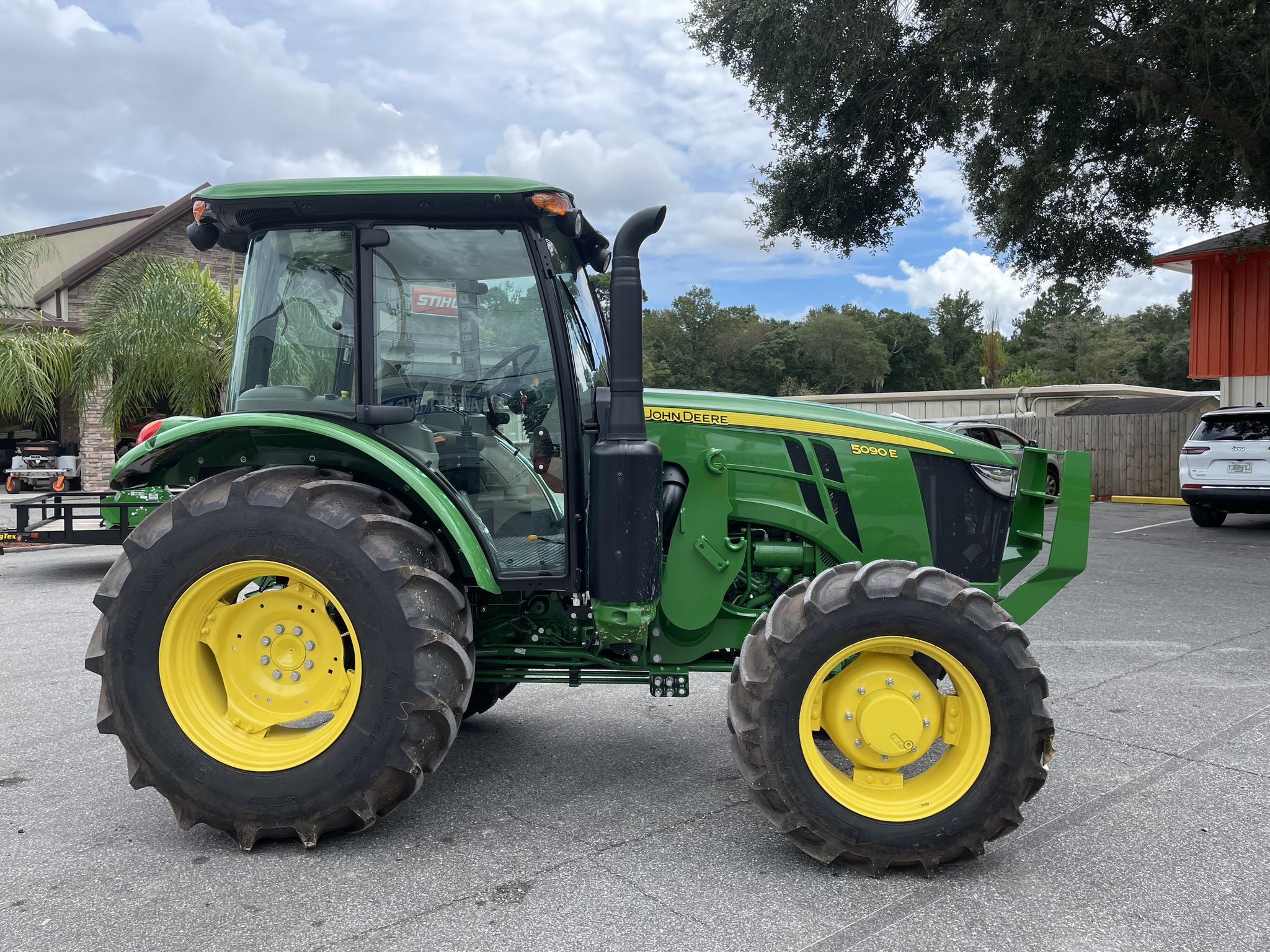 2023 John Deere 5090E Image 5