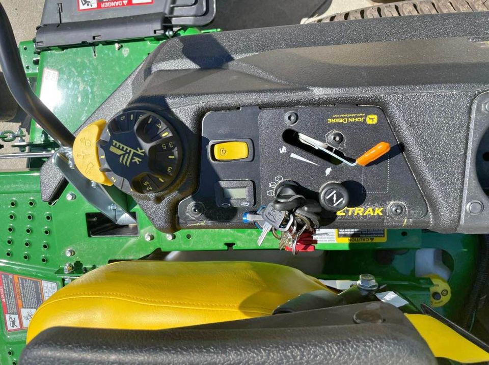 2025 John Deere Z515E Image 5