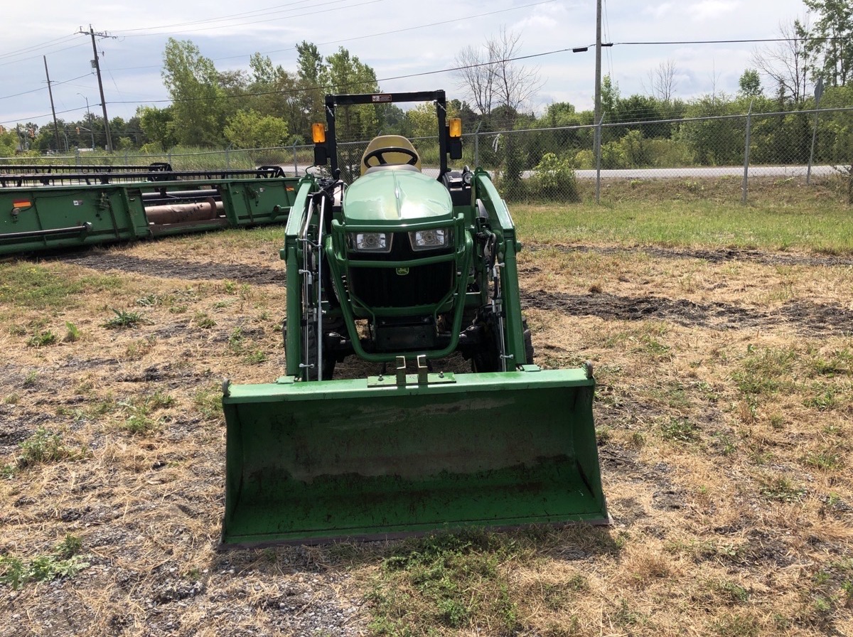 2019 John Deere 2038R Image 3