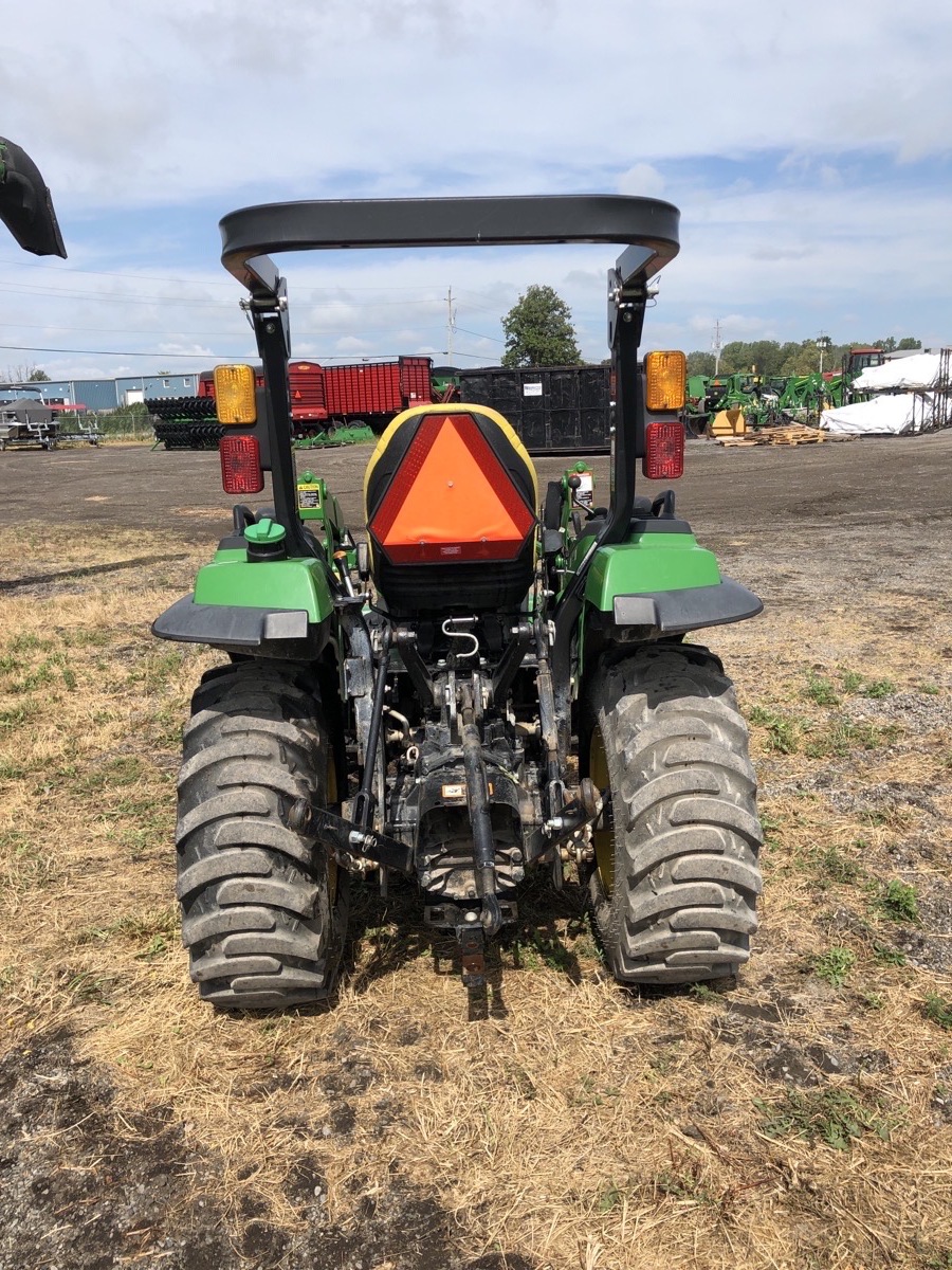 2019 John Deere 2038R Image 4