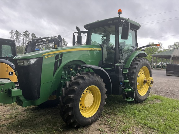 2020 John Deere 8245R Photo 2