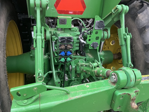 2020 John Deere 8245R Photo 8