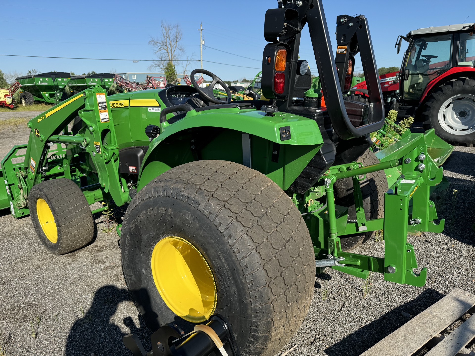2023 John Deere 4044R Image 2
