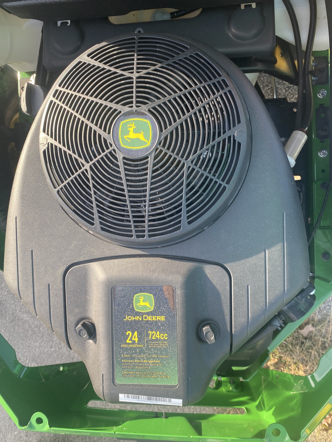 2025 John Deere Z325E Image 6