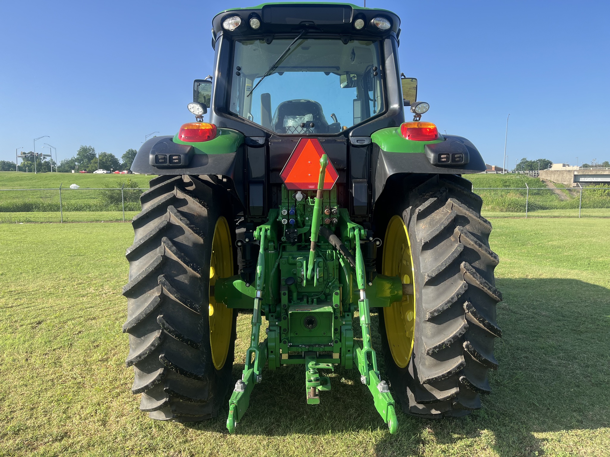 2023 John Deere 6175M Image 3