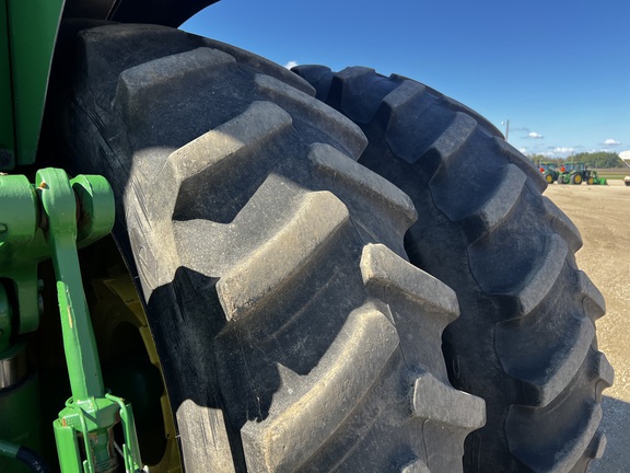 2011 John Deere 8285R - Photo15