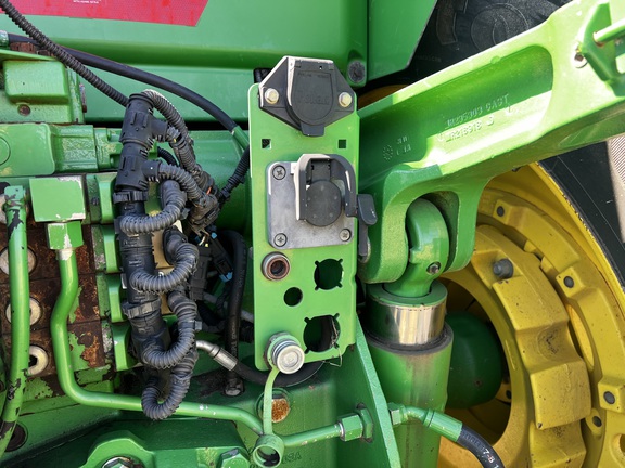 2011 John Deere 8285R - Photo29