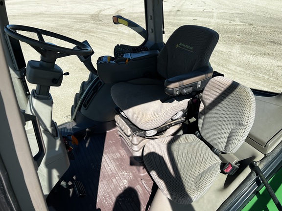 2011 John Deere 8285R - Photo32
