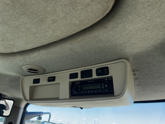 2011 John Deere 8285R - Photo34