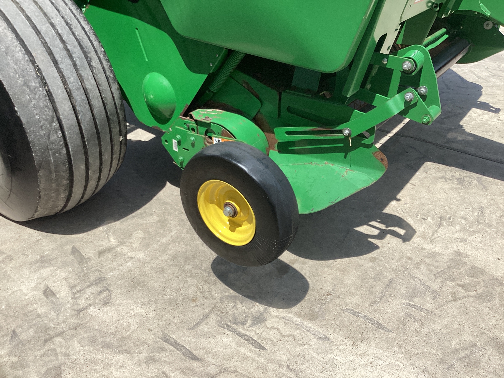 2021 John Deere 560R Image 31