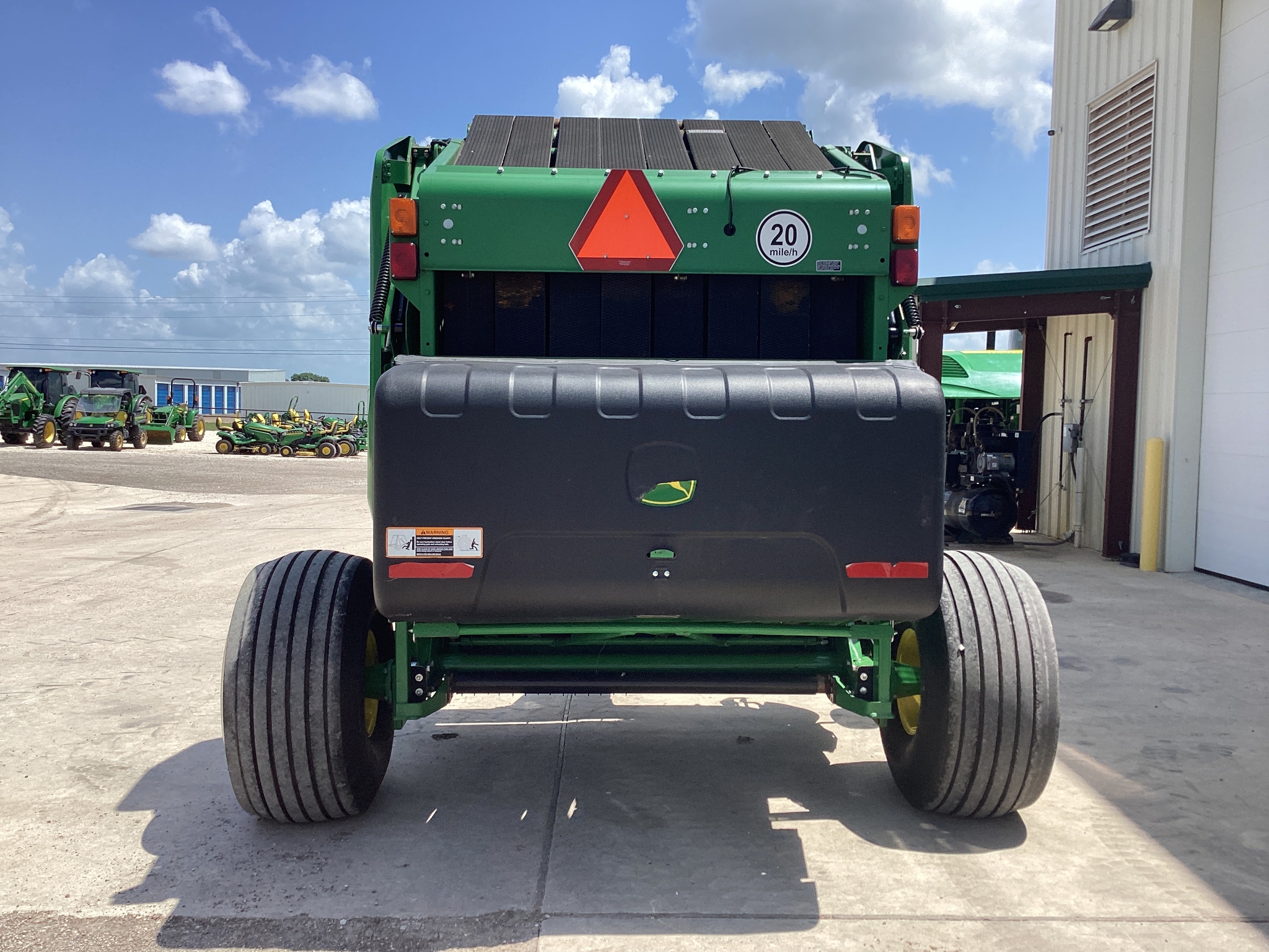 2021 John Deere 560R Image 9