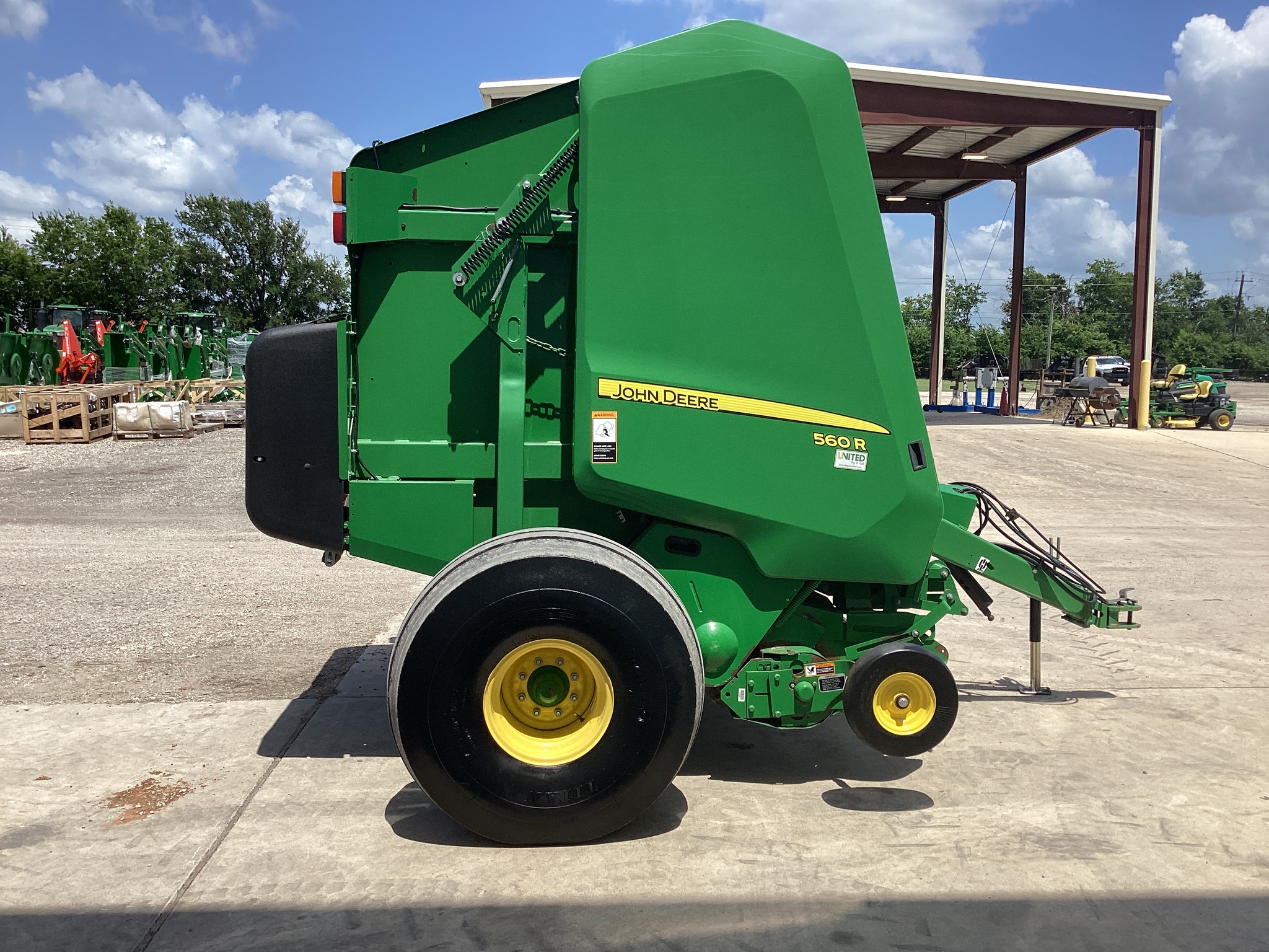 2021 John Deere 560R Image 5