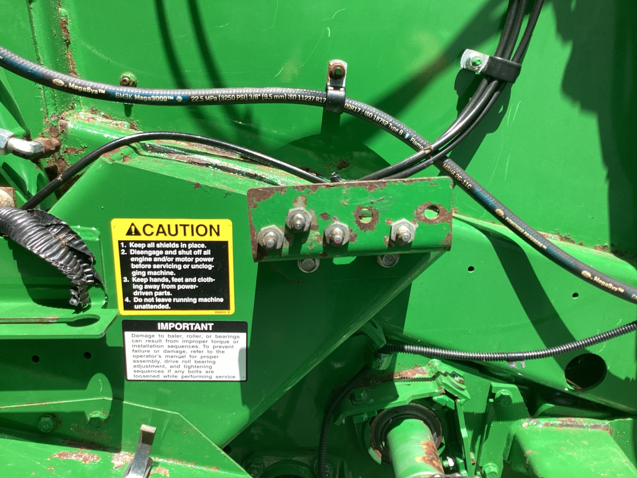 2021 John Deere 560R Image 15