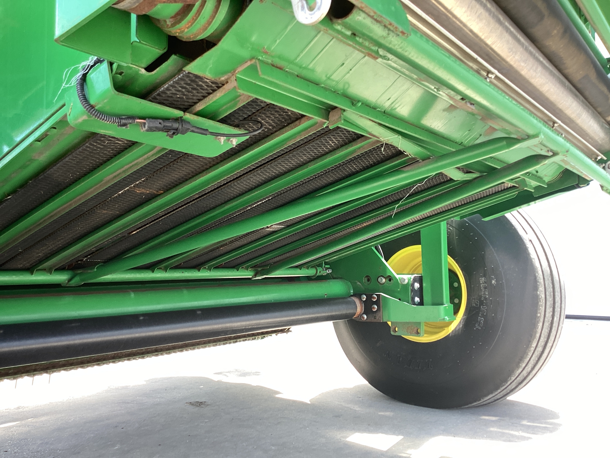 2021 John Deere 560R Image 20