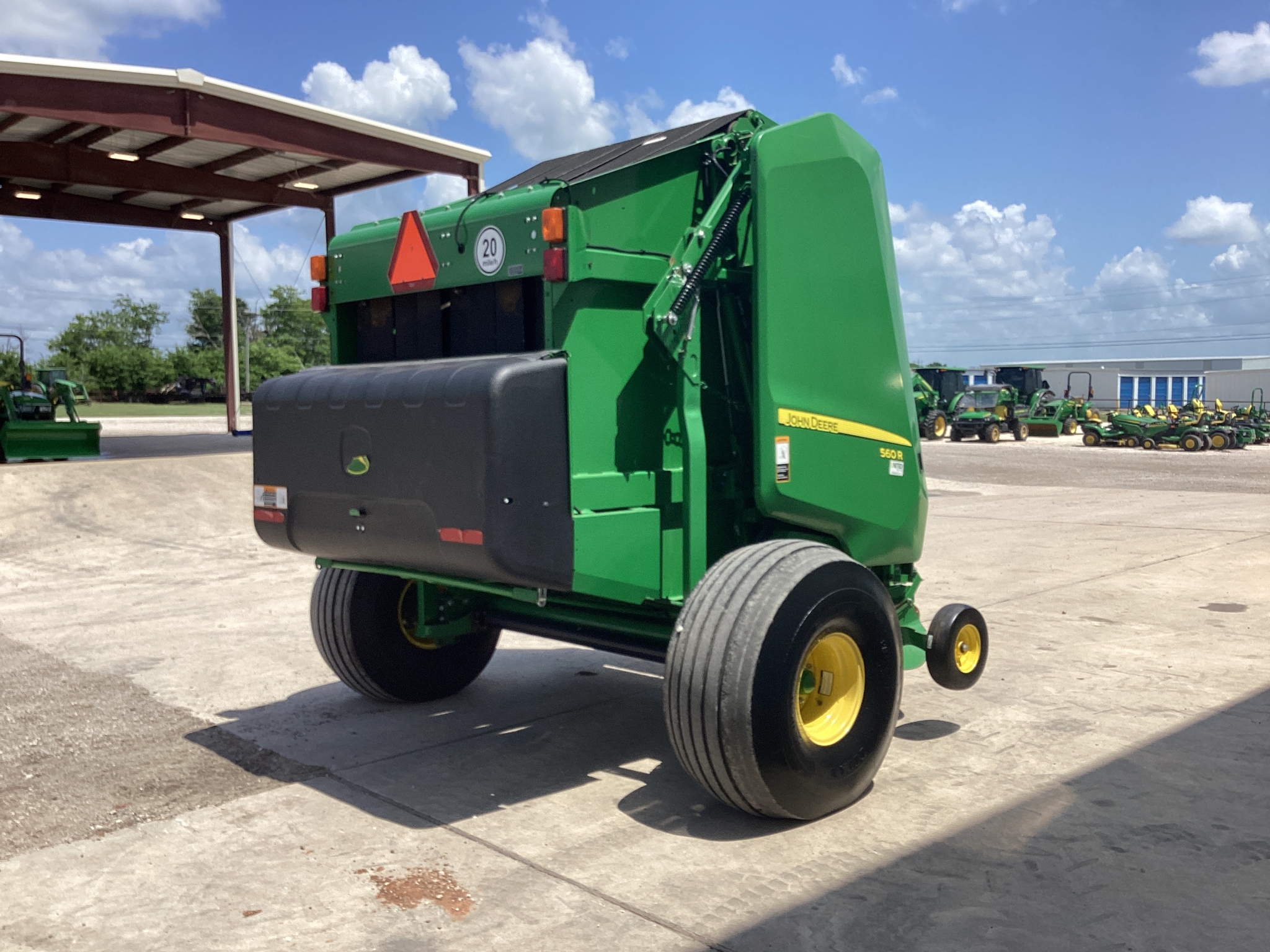 2021 John Deere 560R Image 8