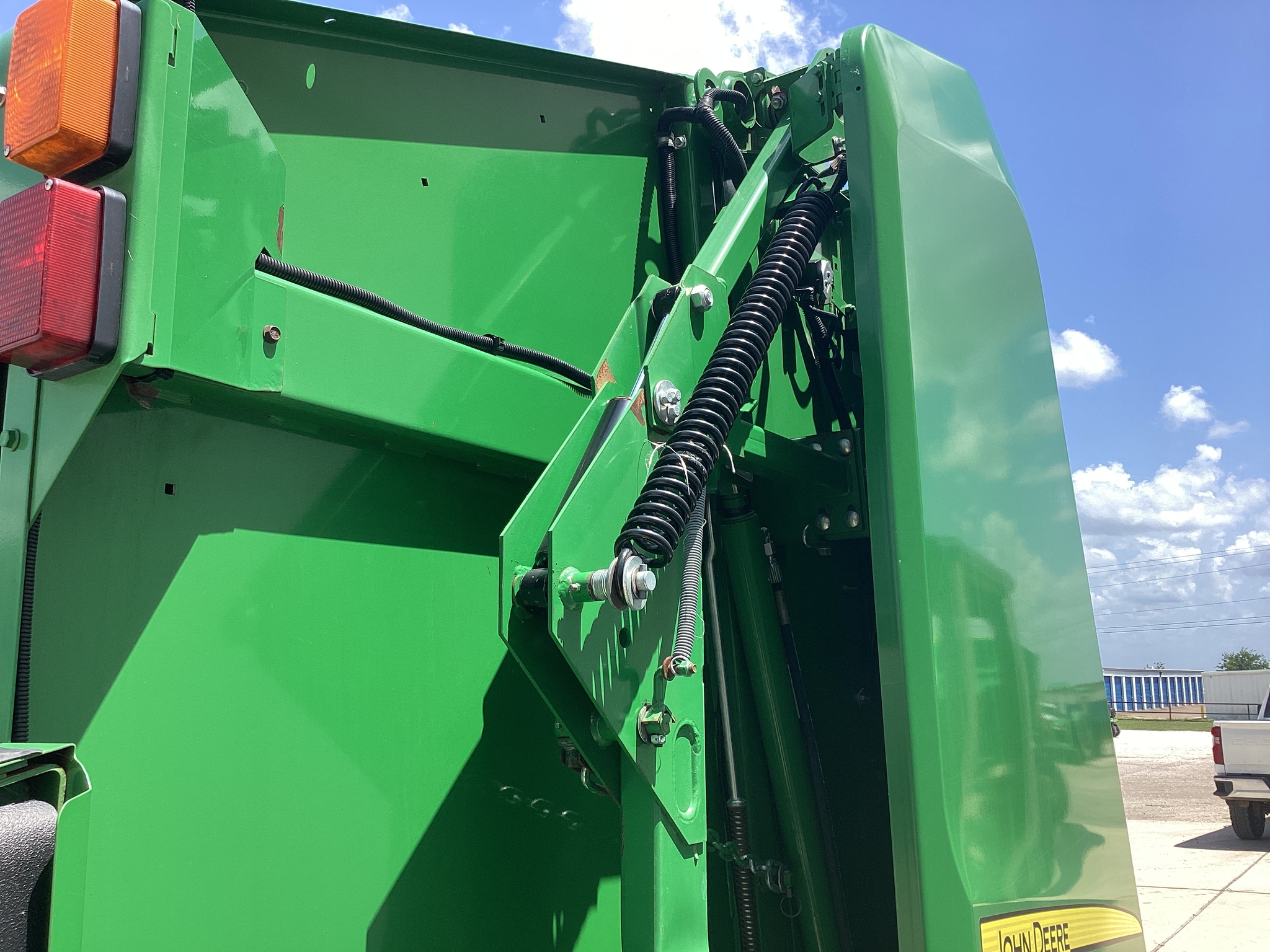2021 John Deere 560R Image 35