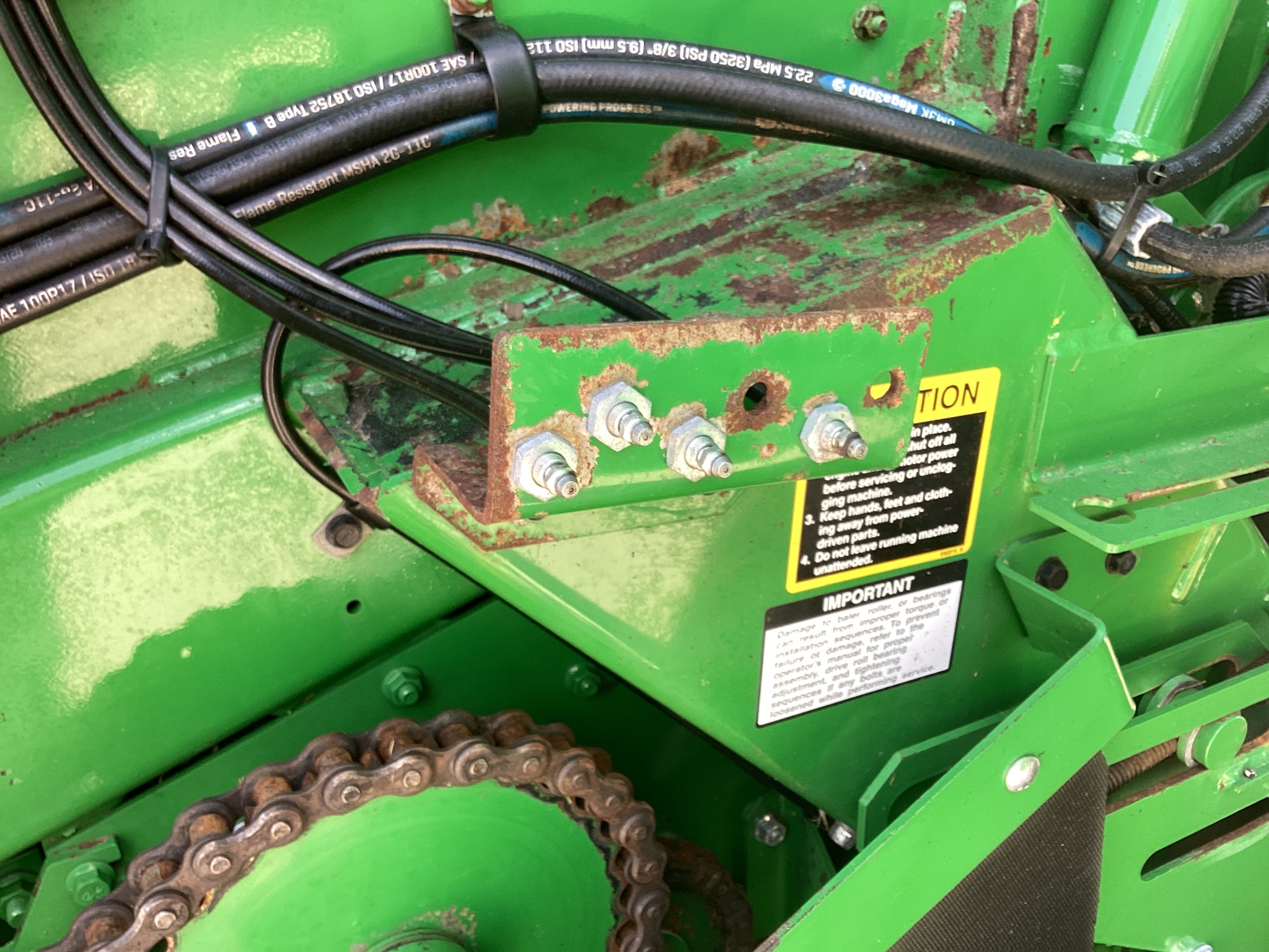2021 John Deere 560R Image 14