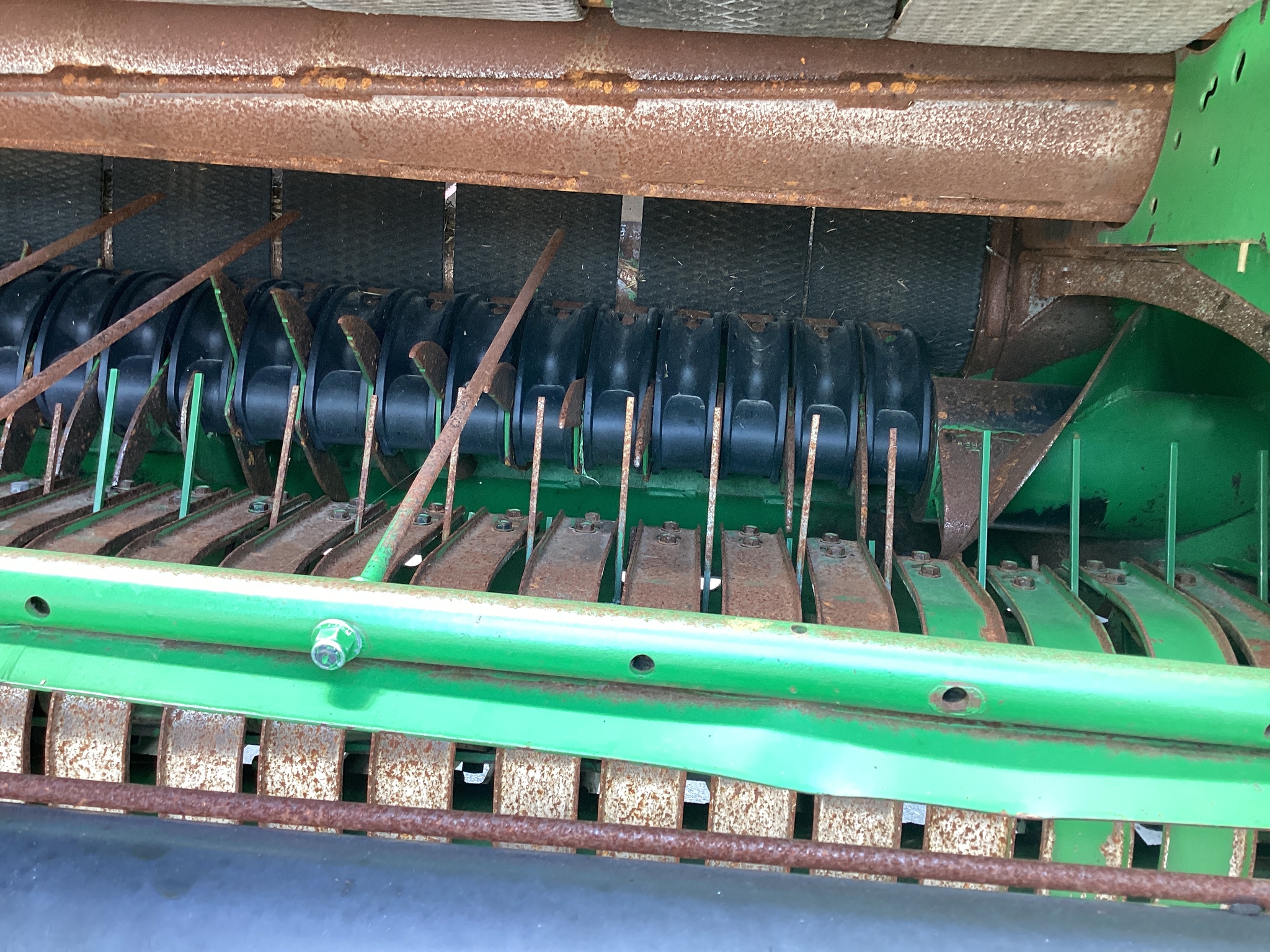 2021 John Deere 560R Image 28