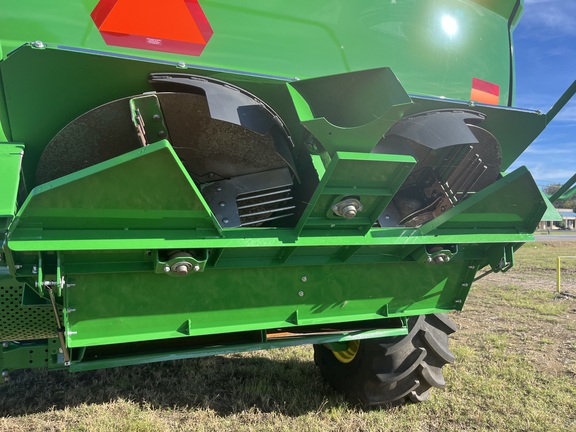 69927893_large_5381.jpg
