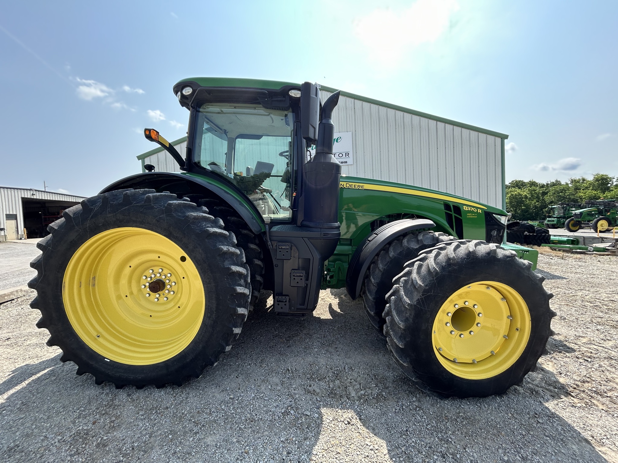  2019 John Deere 8370R at Heritage Tractor in Atchison, KS