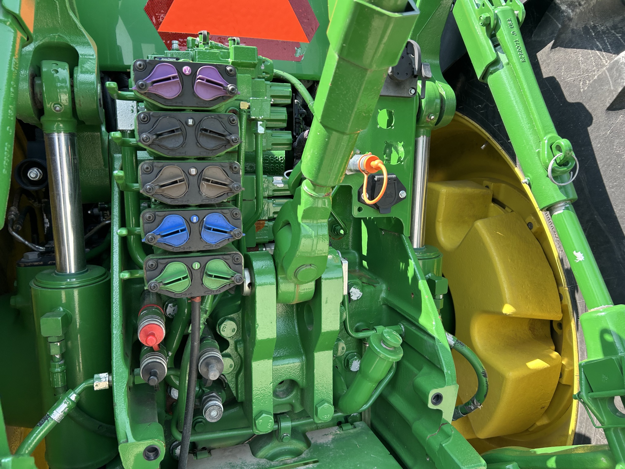  2019 John Deere 8370R at Heritage Tractor in Atchison, KS