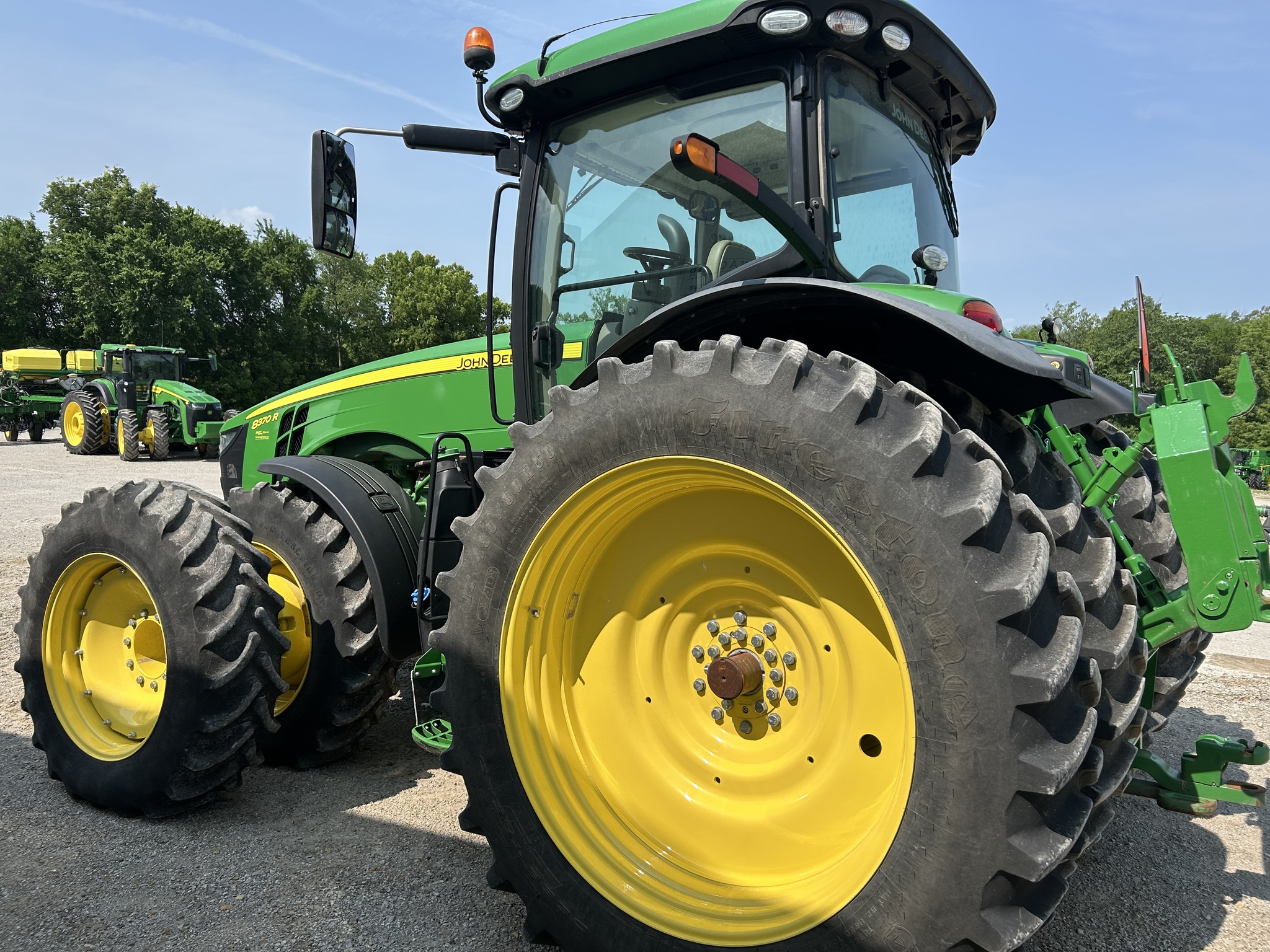  2019 John Deere 8370R at Heritage Tractor in Atchison, KS