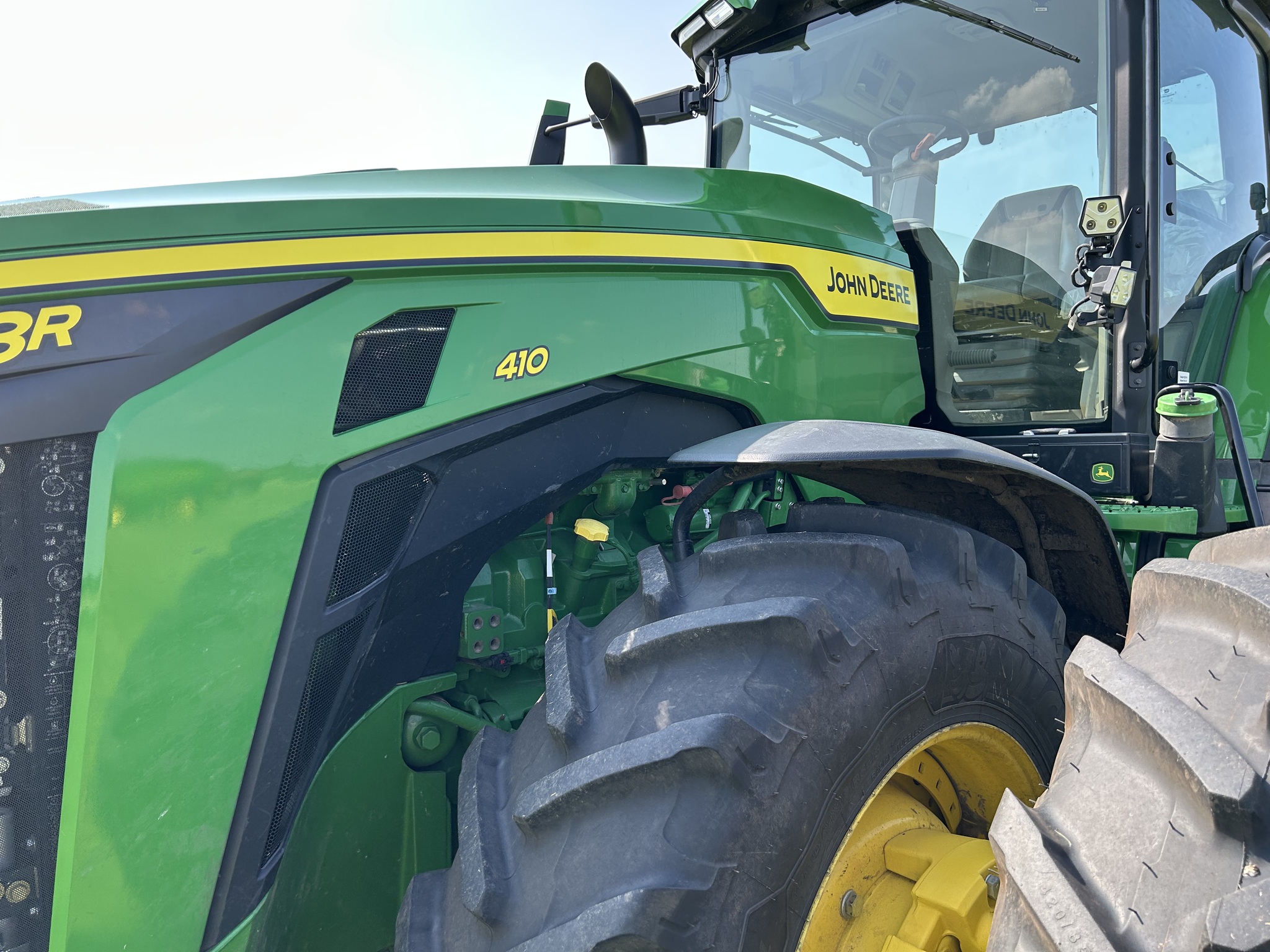  2024 John Deere 8R 410 at Heritage Tractor in Monmouth, IL