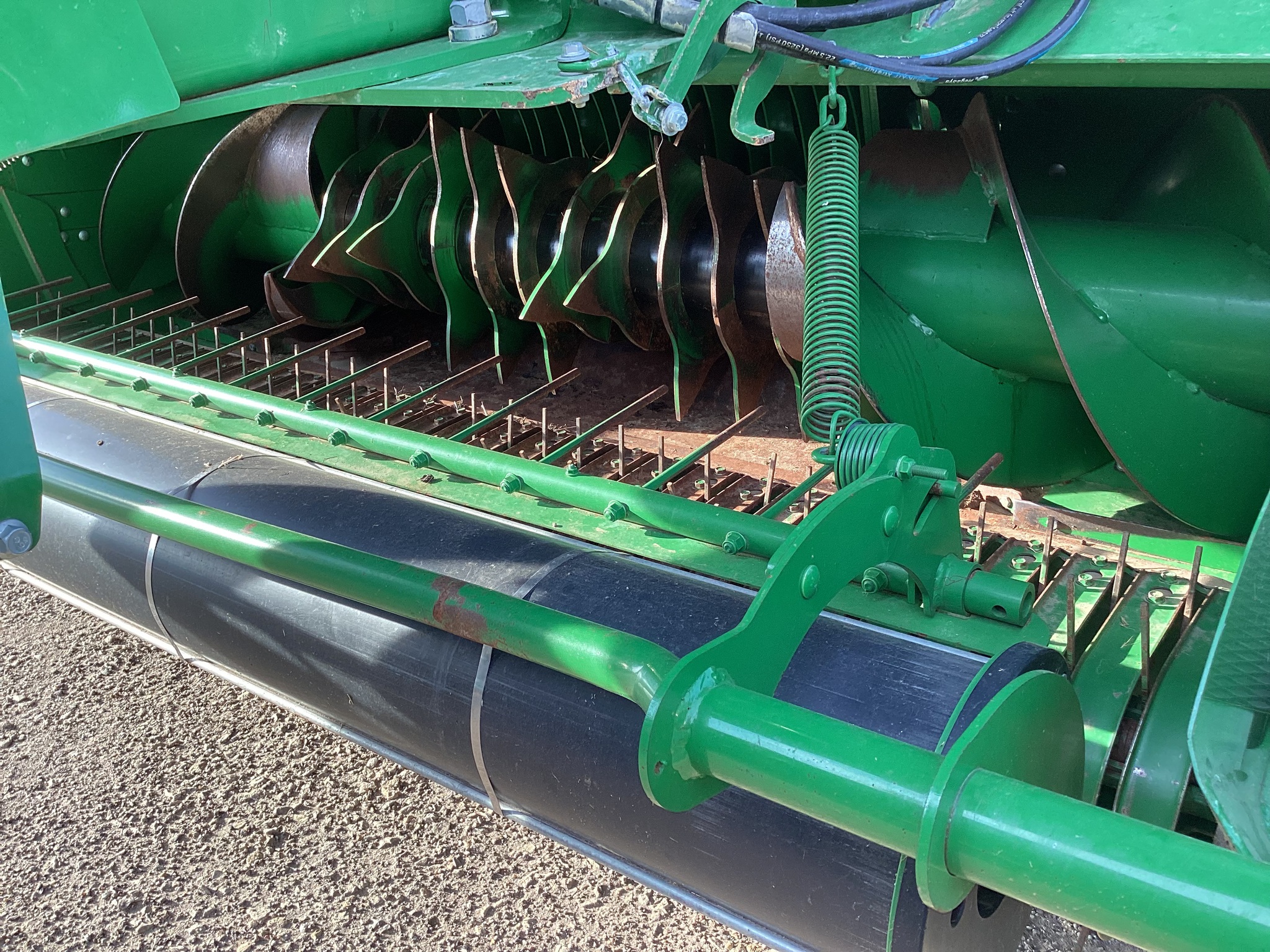 2022 John Deere L341 Image 13