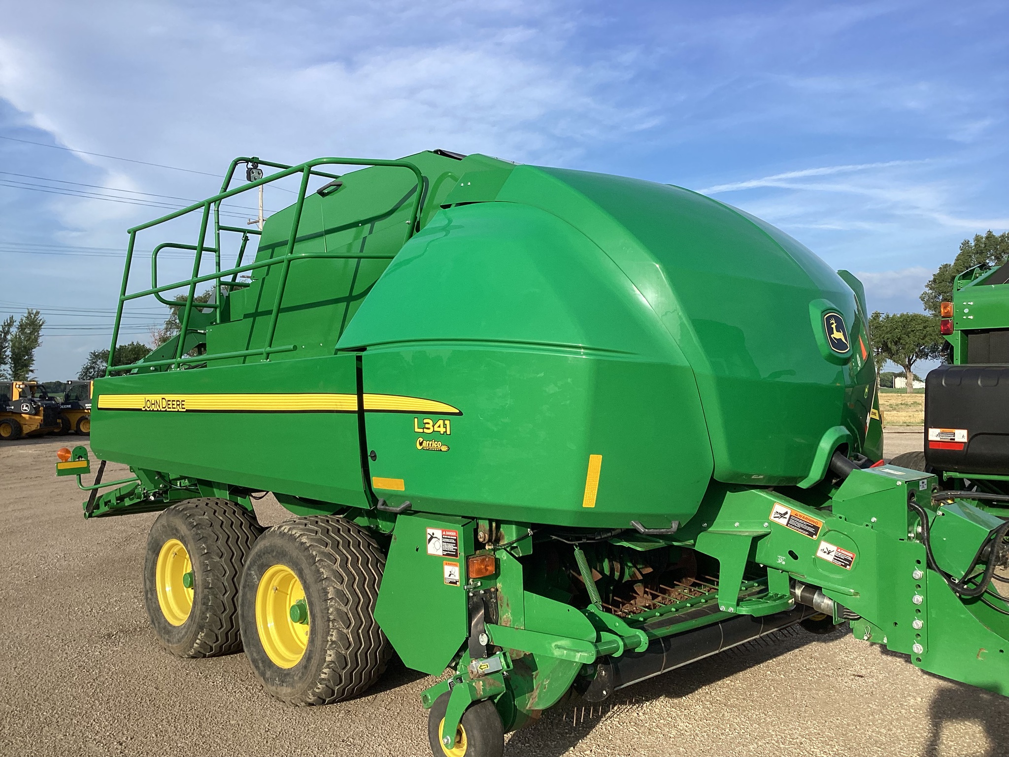 2022 John Deere L341 Image 2