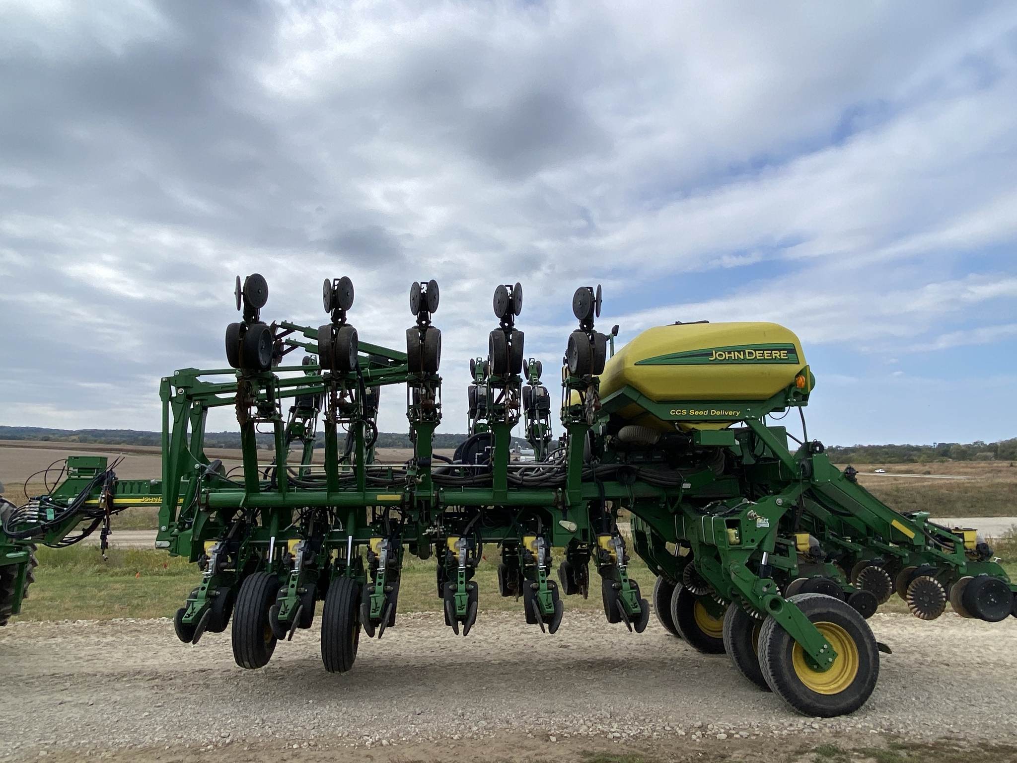 2014 John Deere 1790 Image 2