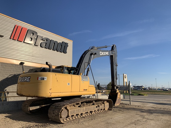 2011 John Deere 250G LC