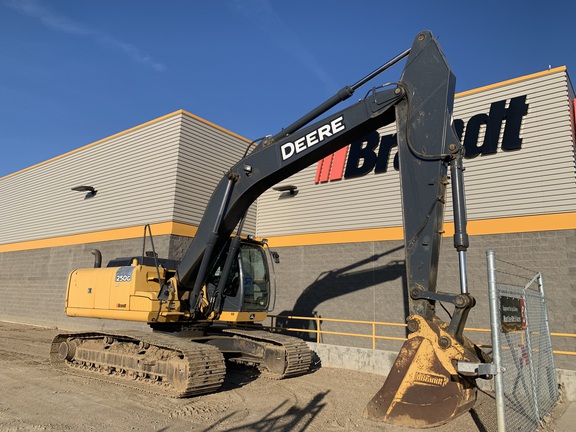 2011 John Deere 250G LC