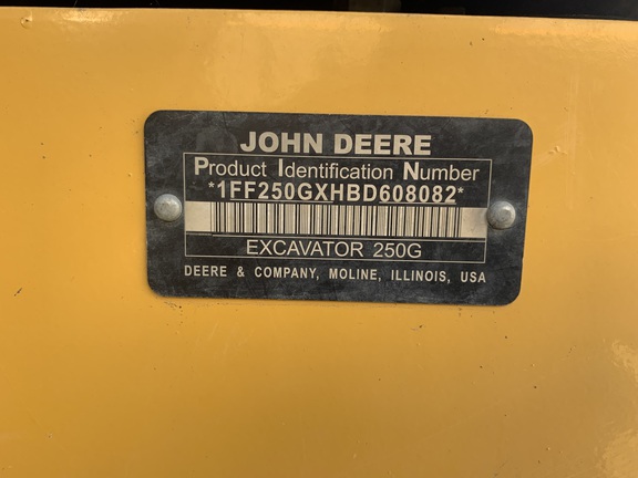 2011 John Deere 250G LC