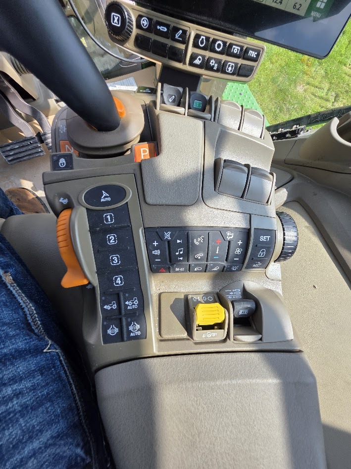 2024 John Deere 8R 410 Image 8