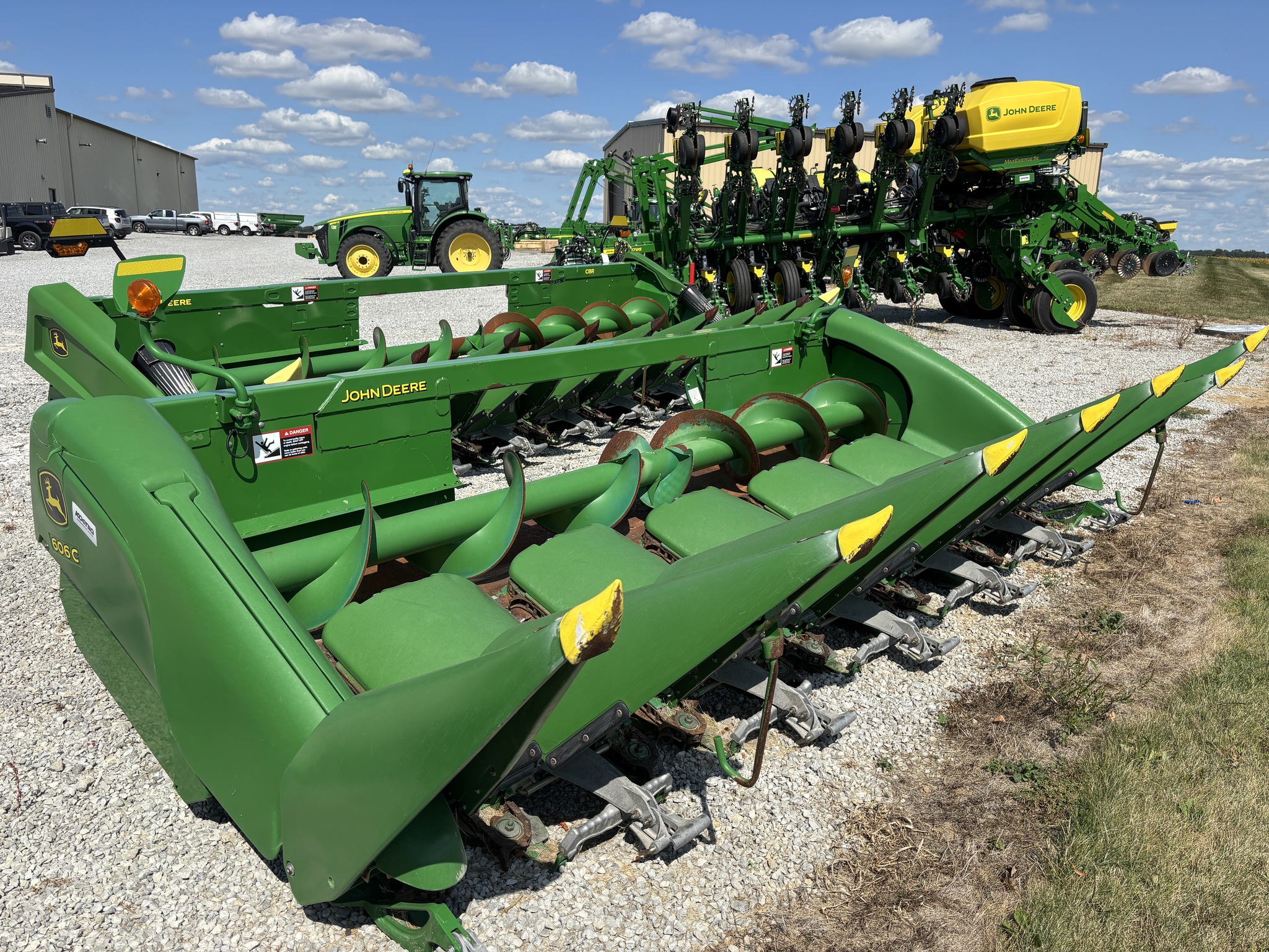 Used 2011 John Deere 606C Corn and Row Crop headers at Koenig Equipment in Urbana, OH - PhotoXL1