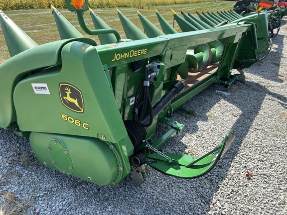 Used 2011 John Deere 606C Corn and Row Crop headers at Koenig Equipment in Urbana, OH - Photo2
