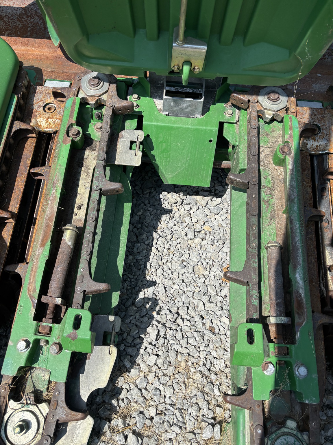 Used 2011 John Deere 606C Corn and Row Crop headers at Koenig Equipment in Urbana, OH - PhotoXL5