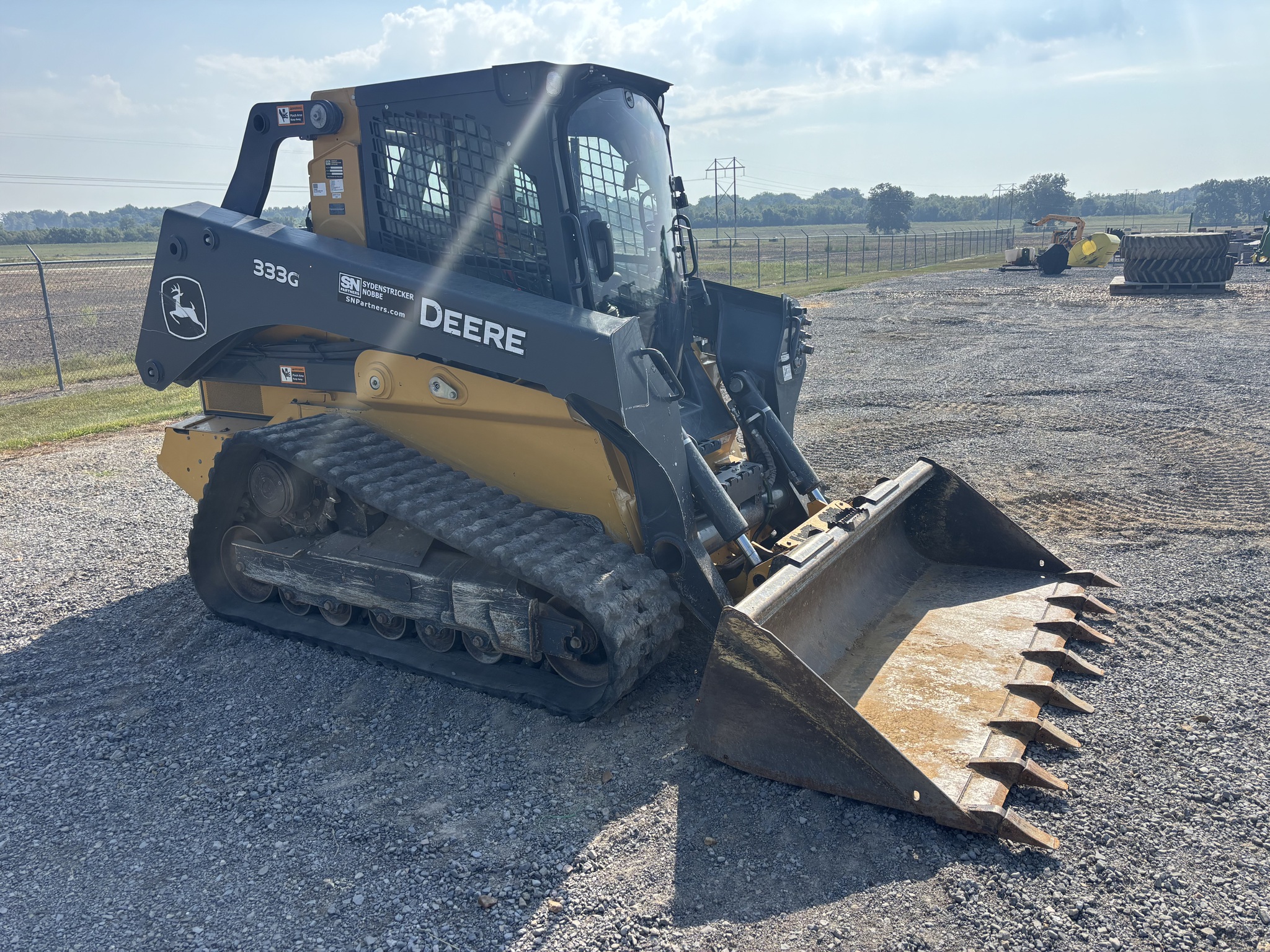 2021 John Deere 333G - Sydenstricker Nobbe Partners