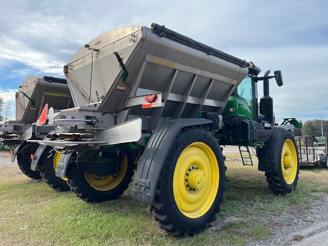 2023 John Deere 600R Image 6