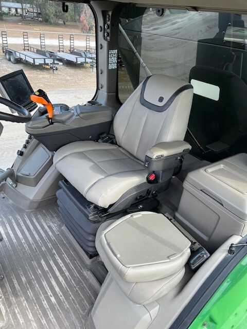 2023 John Deere 600R Image 7