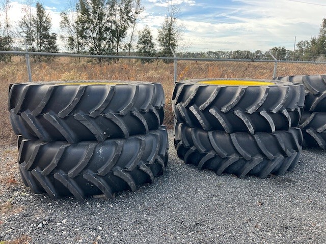 2023 John Deere 600R Image 9