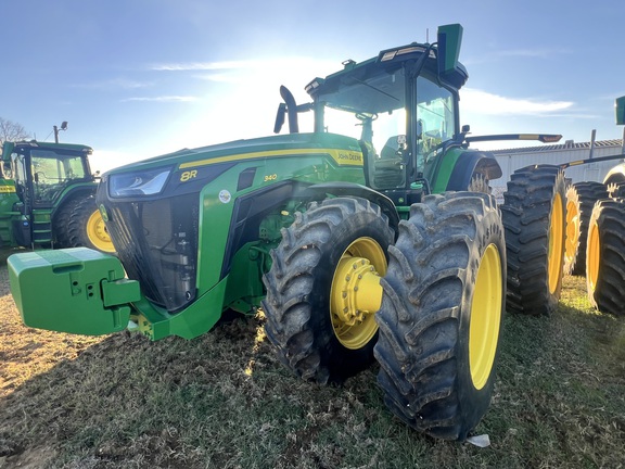 2023 John Deere 8R 340 Photo 1
