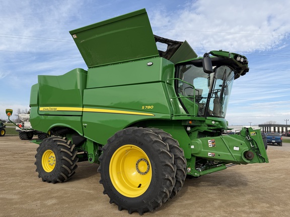  John Deere S780