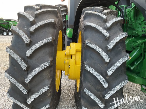 Photo of 2023 John Deere 8R 410