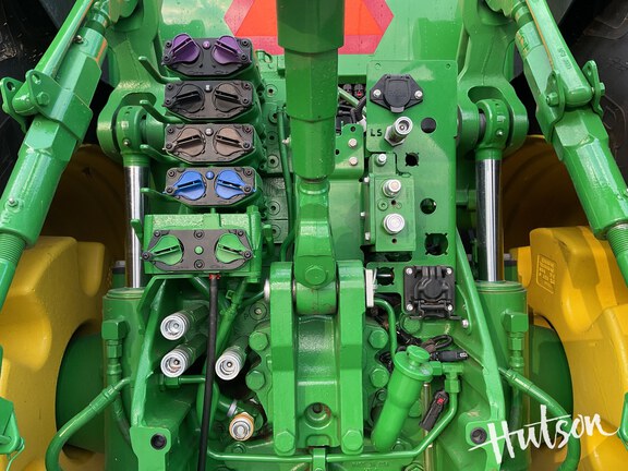 Photo of 2023 John Deere 8R 410