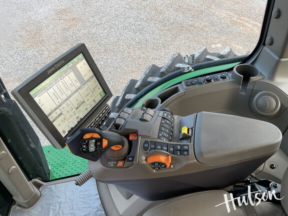 Photo of 2023 John Deere 8R 410