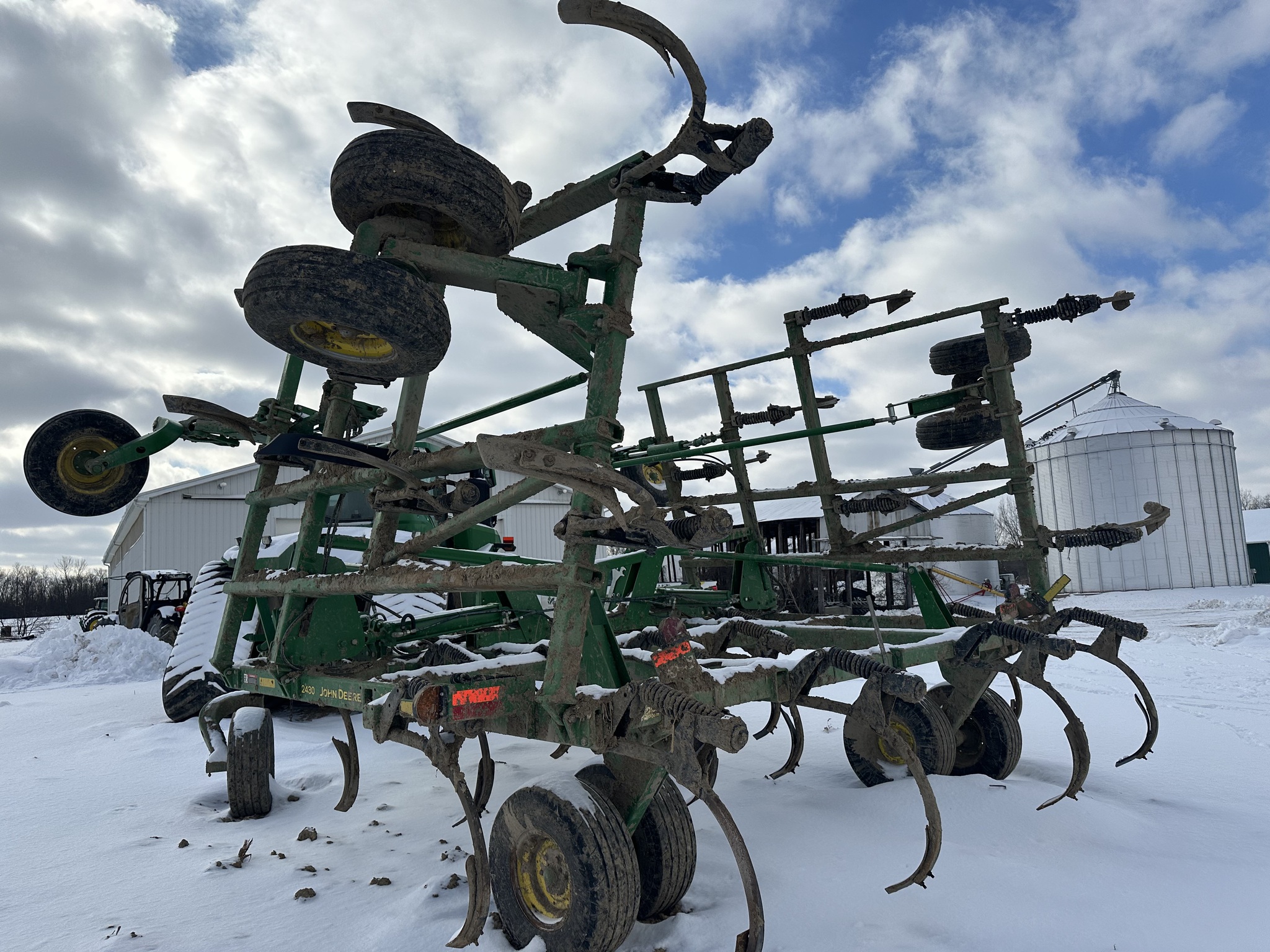 2023 John Deere 2430 Image 6