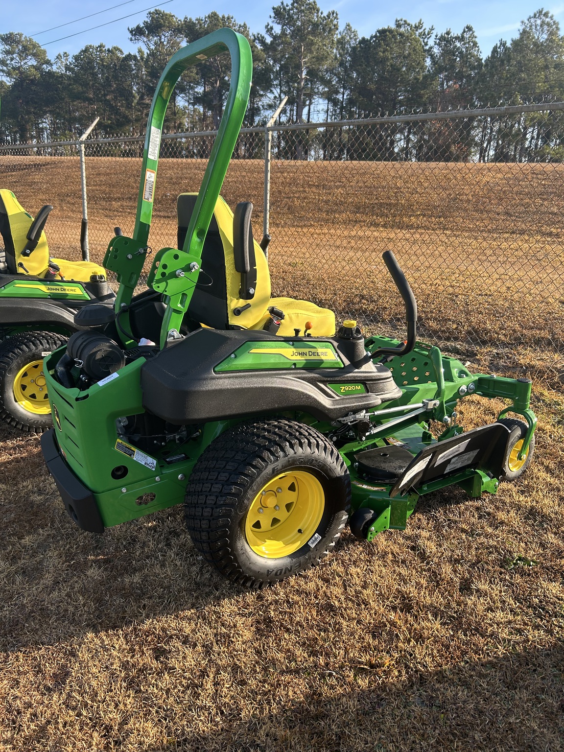 2025 John Deere Z920M Image 3